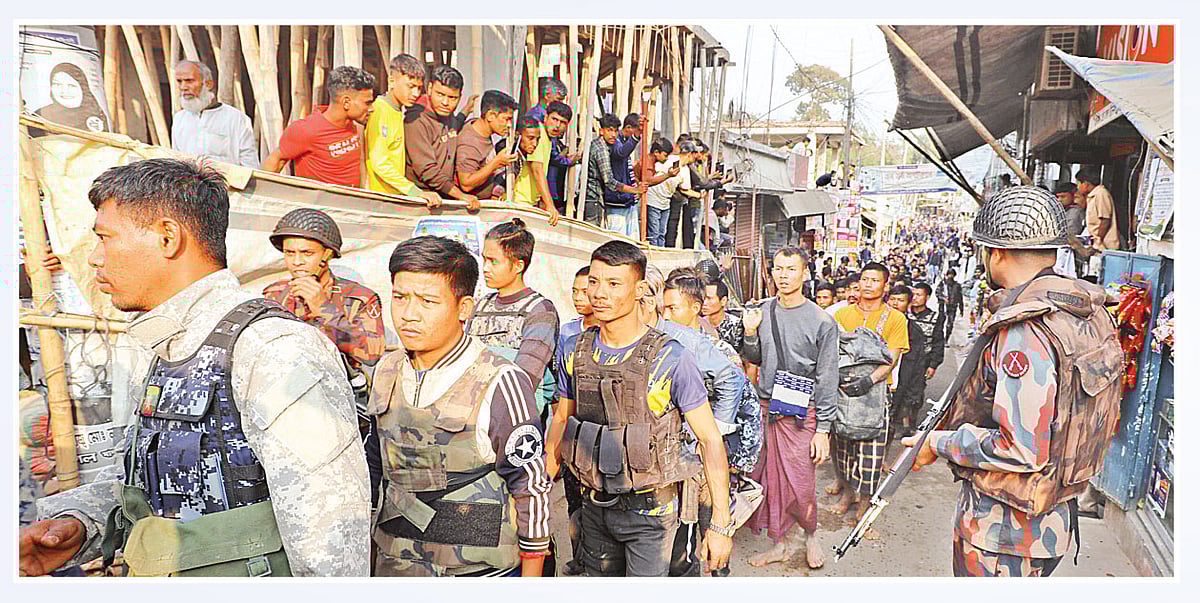 আরাকান আর্মির সঙ্গে লড়াইয়ে টিকতে না পেরে পালিয়ে বাংলাদেশে এসে আশ্রয় নিয়েছিলেন মিয়ানমারের সেনা ও বর্ডার গার্ড পুলিশের সদস্যরা
