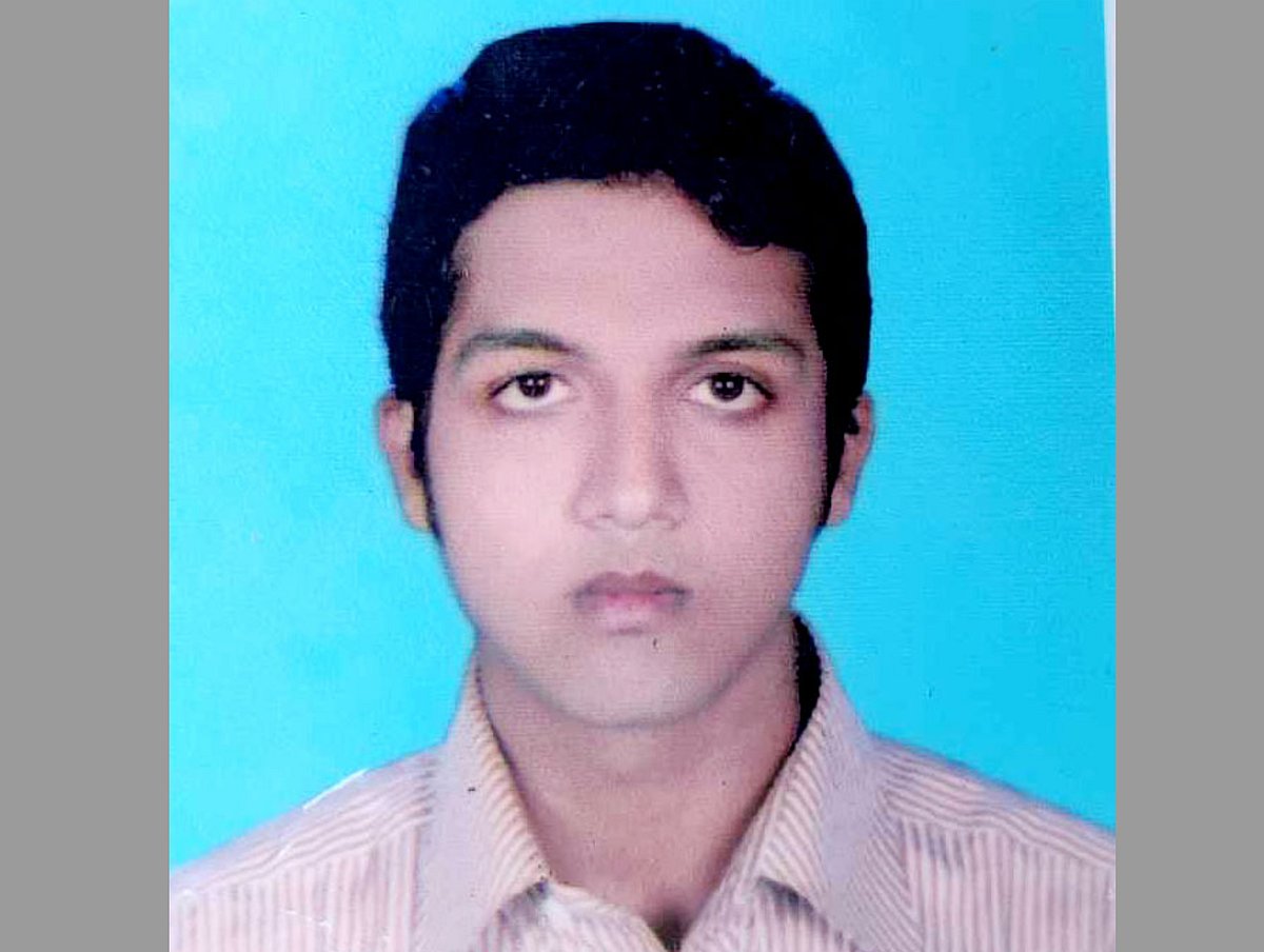 ঝিনাইদহে গুলিতে নিহত রাইসুল ইসলাম। তাঁর বাড়ি কুষ্টিয়া সদর উপজেলার পিয়ারপুর গ্রামে