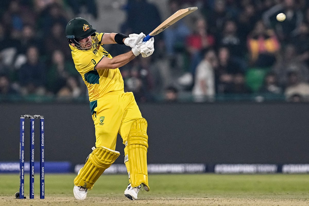 দুর্দান্ত সেঞ্চুরিতে অস্ট্রেলিয়াকে জয় এনে দিয়েছেন জশ ইংলিস