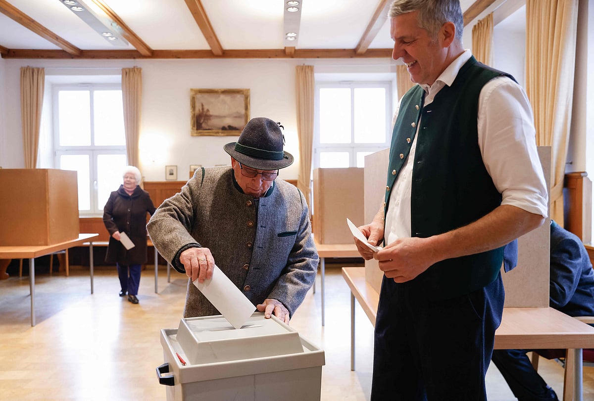 জার্মানিতে স্থানীয় সময় আজ রোববার সকাল আটটায় ভোট গ্রহণ শুরু হয়