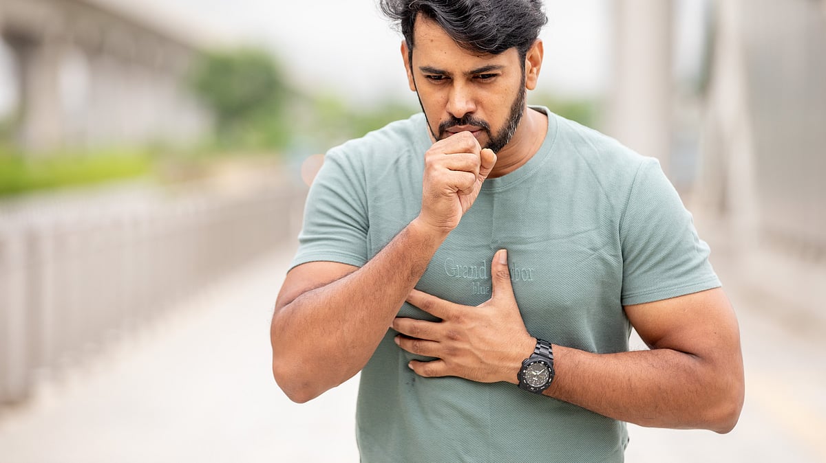হার্ট অ্যাটাক হলে হঠাৎ প্রচণ্ড বুকে ব্যথা হয়, এই ধারণাটুকু কমবেশি সবারই রয়েছে।