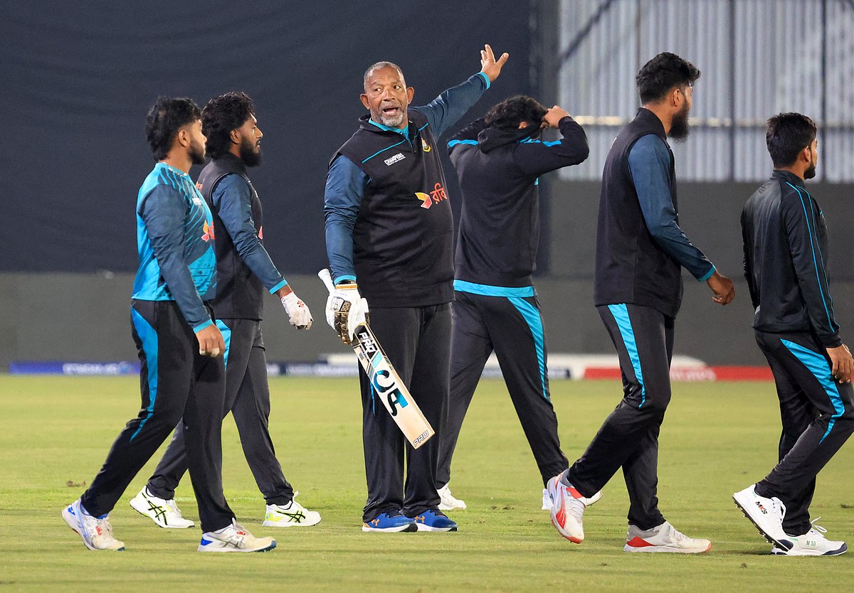 ফিল সিমন্সের অধীনে প্রস্তুত হচ্ছে বাংলাদেশ