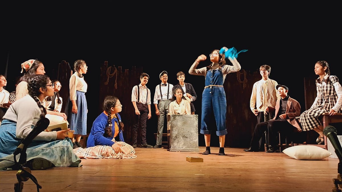 ফুলকির শিশুদের পরিবেশনায় নাটক ‘পোচতা (ডাকঘর)’