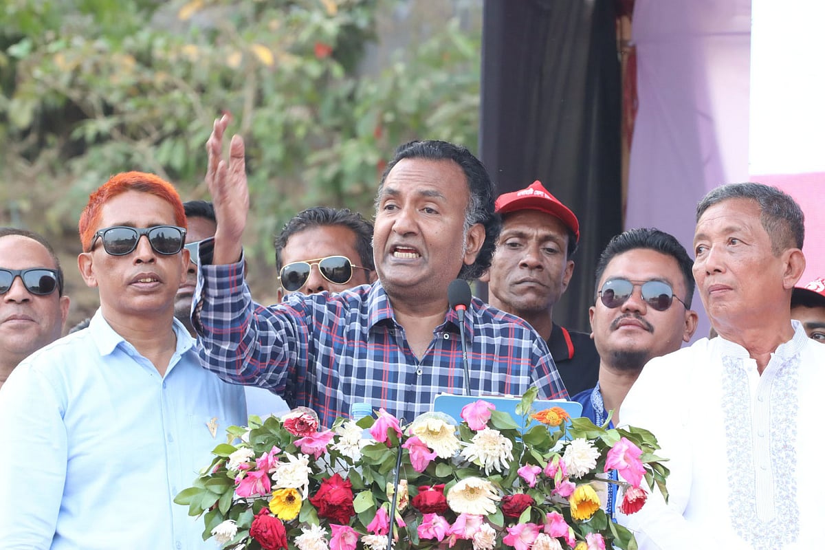 রাঙামাটিতে বিএনপির জনসভায়  বক্তব্য দেন কেন্দ্রীয় যুগ্ম মহাসচিব মো. হাবিব উন নবী খান। আজ বিকেলে শহরের শহীদ শুক্কুর স্টেডিয়ামে