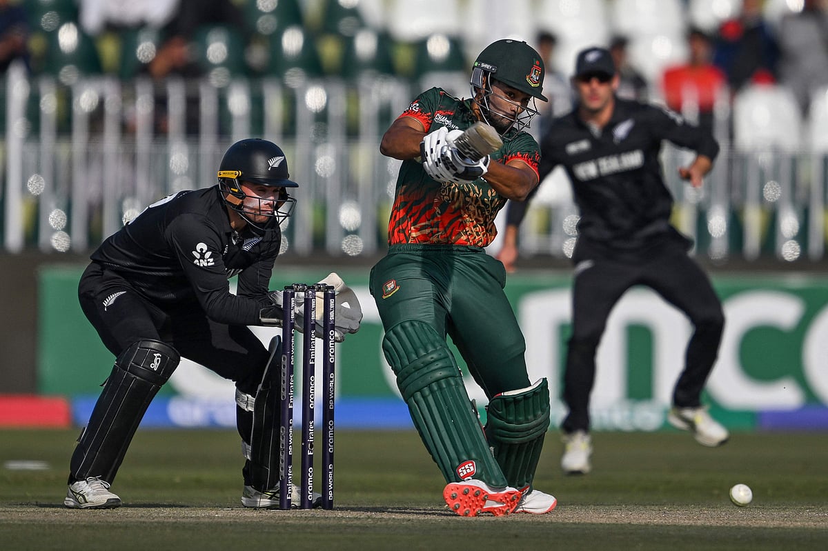 নাজমুল রান পেলেও জয়ের মতো স্কোর পায়নি বাংলাদেশ