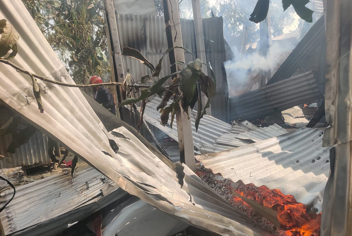 শেরপুর সদর উপজেলা বিএনপির যুগ্ম আহ্বায়ক গোলাম জাকারিয়া মারা যাওয়ার পর তাঁর ওপর হামলায় জড়িত এক ব্যক্তির বাড়িতে তাঁর অনুসারীরা অগ্নিসংযোগ করেন। বুধবার সকালে সদর উপজেলার ভীমগঞ্জ গ্রামে