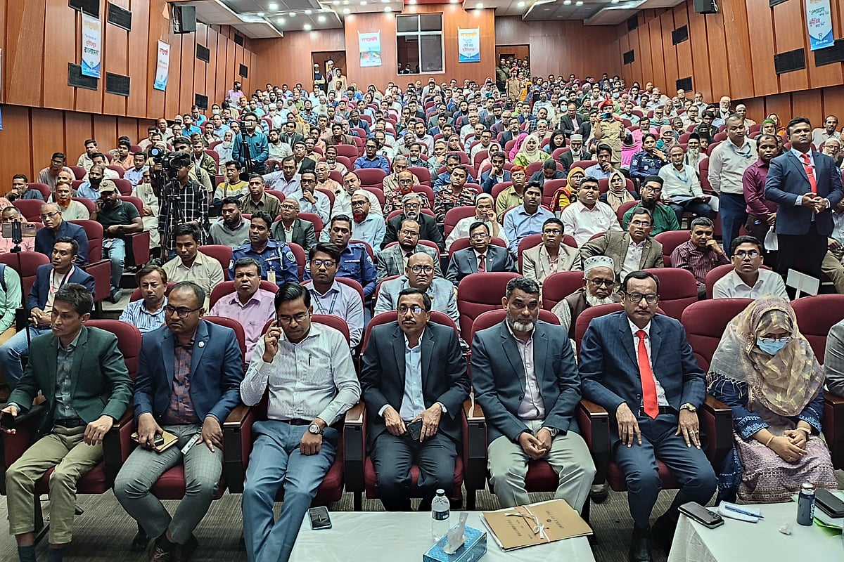 জেলা প্রশাসন ও জেলা দুর্নীতি প্রতিরোধ কমিটির সহযোগিতায় পাবনায় গণশুনানির আয়োজন করে দুর্নীতি দমন কমিশন। আজ বুধবার দুপুরে জেলা শিল্পকলা একাডেমি মিলনায়তনে