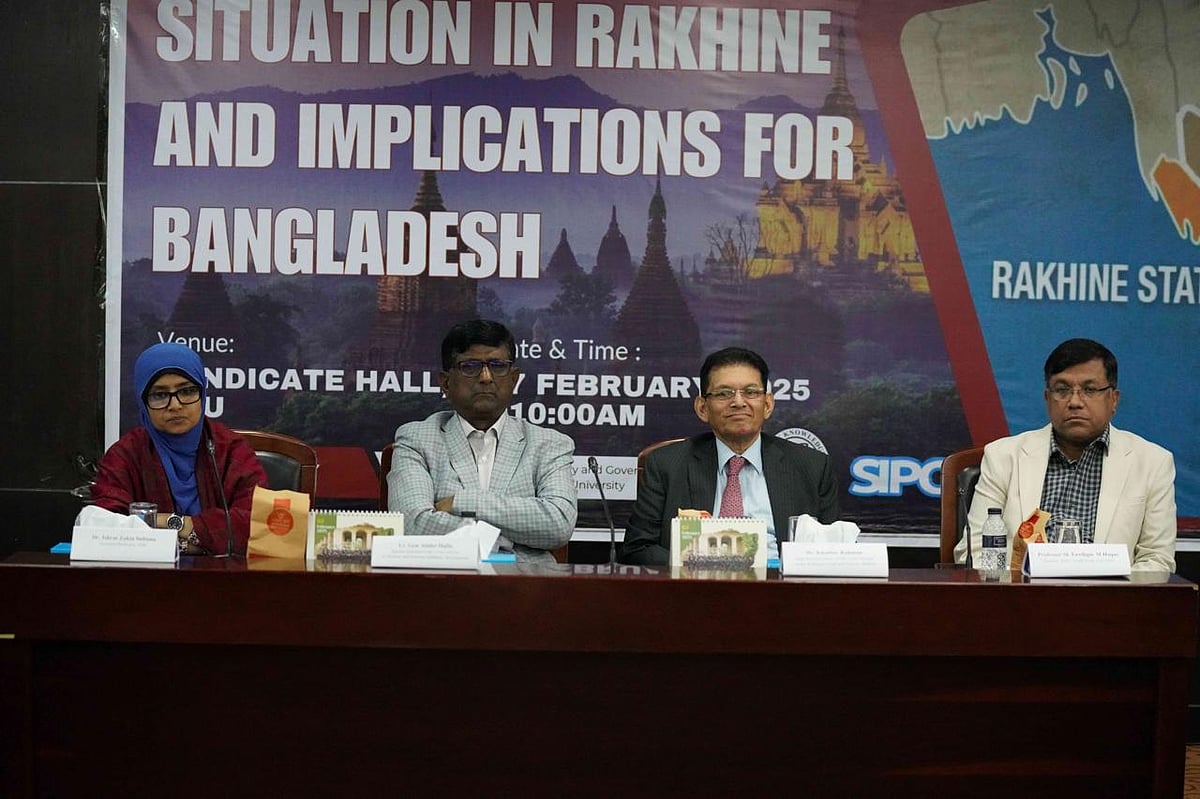 ‘রাখাইনের পরিস্থিতি এবং বাংলাদেশের ওপর এর প্রভাব’ শীর্ষক আলোচনা সভায় বক্তারা। নর্থ সাউথ ইউনিভার্সিটি, ঢাকা, ২৭ ফেব্রুয়ারি