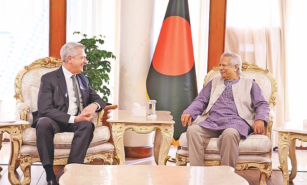 প্রধান উপদেষ্টা অধ্যাপক মুহাম্মদ ইউনূসের সঙ্গে গতকাল রাষ্ট্রীয় অতিথি ভবন যমুনায় জাতিসংঘের শরণার্থীবিষয়ক হাইকমিশনার ফিলিপো গ্র্যান্ডি সাক্ষাৎ করেন