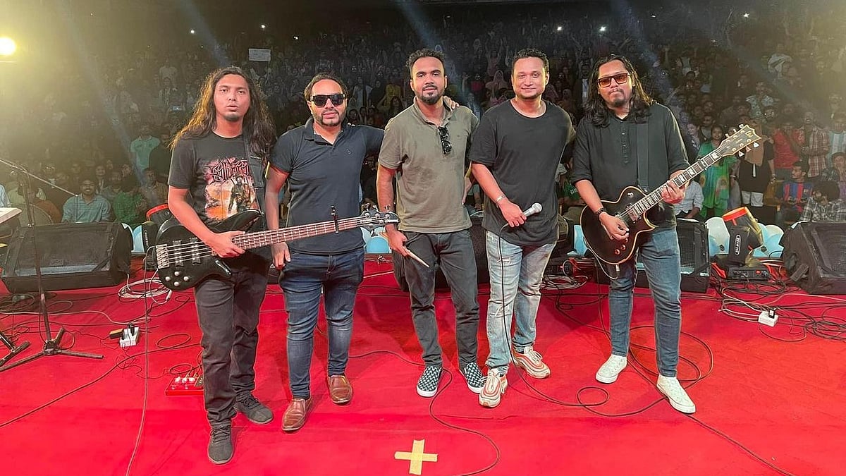 অ্যাশেসের সদস্যরা। ব্যান্ডের সৌজন্যে