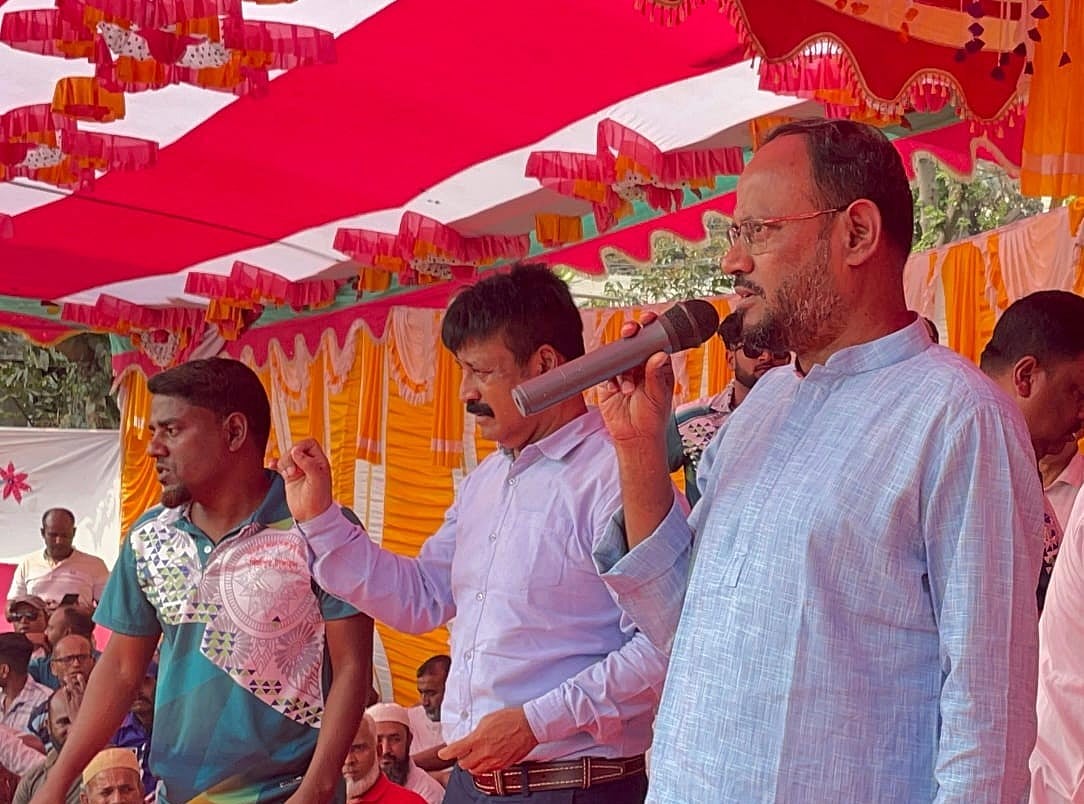 টাঙ্গাইলের মির্জাপুর উপজেলায় আরাফাত রহমান কোকো স্মৃতি ক্রিকেট টুর্নামেন্ট-২০২৫ এর চূড়ান্ত পর্বের খেলা ও পুরস্কার বিতরণী অনুষ্ঠানে প্রধান অতিথির বক্তব্য দেন বিএনপির প্রচার সম্পাদক সুলতান সালাউদ্দিন। আজ শনিবার বিকেলে