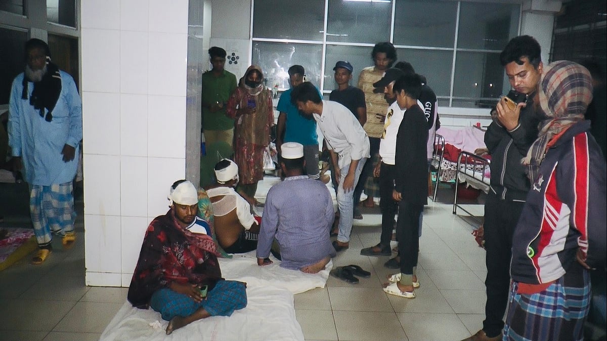 কীর্তিনাশা নদীতে ডাকাত-স্থানীয়দের সংঘর্ষে আহতদের হাসপাতালে ভর্তি করা হয়েছে