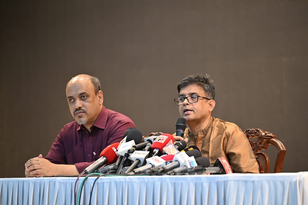 প্রধান উপদেষ্টার প্রেস সচিব শফিকুল আলম ফরেন সার্ভিস একাডেমিতে আয়োজিত সংবাদ ব্রিফিংয়ে বক্তব্য দেন। ঢাকা, ১ মার্চ