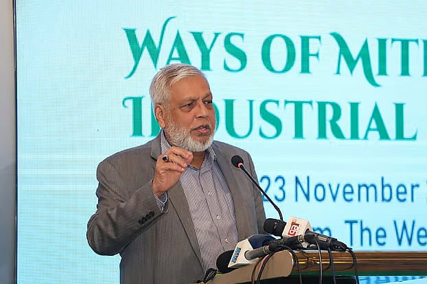 বিদ্যুৎ, জ্বালানি ও খনিজ সম্পদ উপদেষ্টা মুহাম্মদ ফাওজুল কবির খান