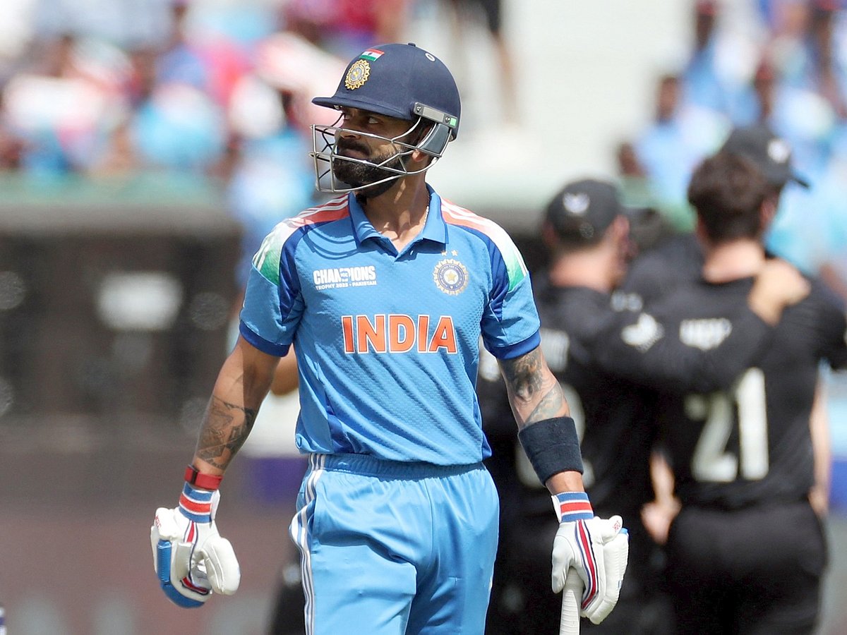 ৩০০তম ওয়ানডেতে ১১ রান করে ফিরেছেন বিরাট কোহলি