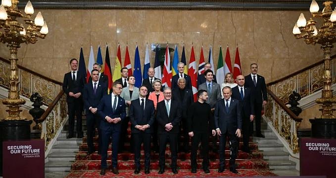 সম্মেলনে অংশ নেওয়া নেতারা