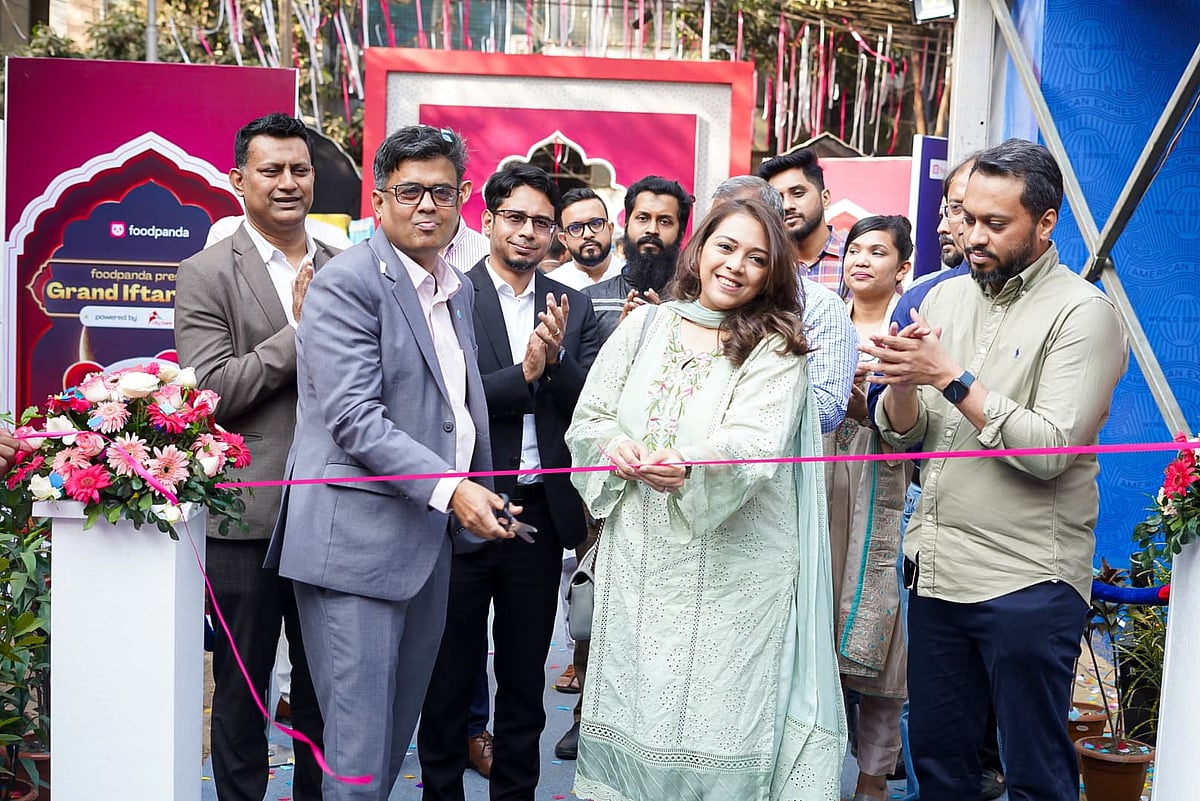 আয়োজনের উদ্বোধন করেন অন্তর্বর্তী সরকারের প্রধান উপদেষ্টার প্রেস সচিব শফিকুল আলম।