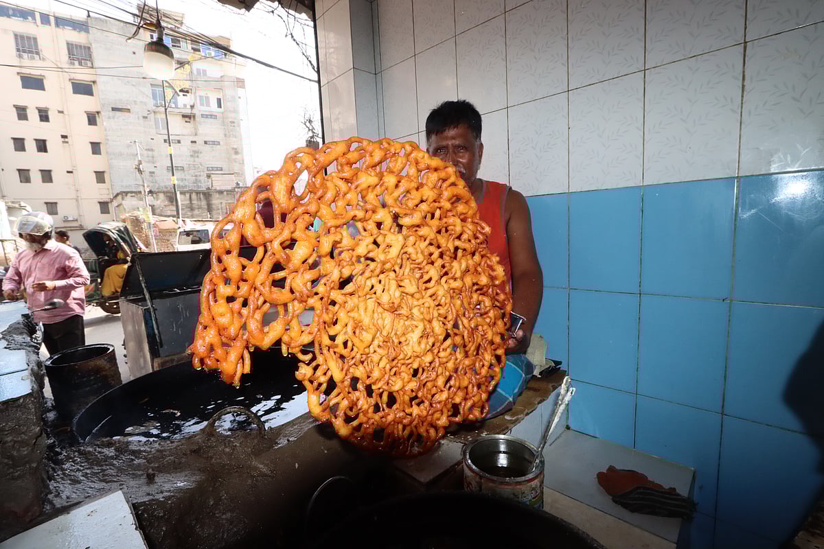 রাজশাহী নগরের বাটার মোড়ের জিলাপি