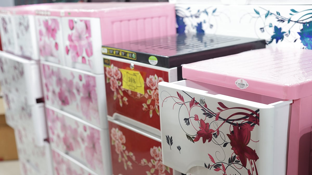 সাধ্যের মধ্যেই চমৎকার নকশার প্লাস্টিকের ওয়ার্ডরোবের জনপ্রিয়তা বাড়ছে