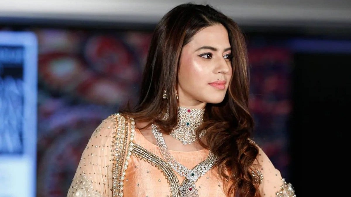 Porno jingalak rus ayollar bilan