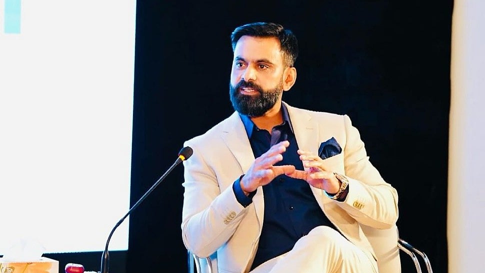 পাকিস্তানের সাবেক অলরাউন্ডার ও সাবেক প্রধান কোচ মোহাম্মদ হাফিজ