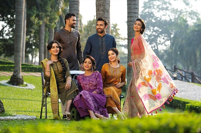 Anal opa bilan jinsiy aloqa Natalya Poklonskaya neyron tarmoq formasida sikiladi