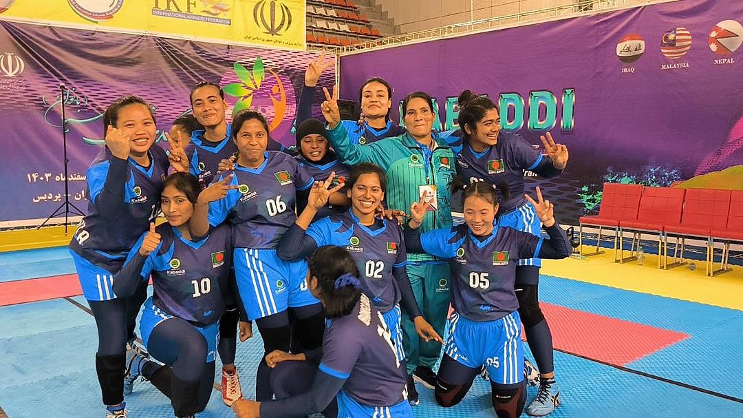 নারী কাবাডি চ্যাম্পিয়নশিপে ব্রোঞ্জপদক জিতেছেন বাংলাদেশের মেয়েরা