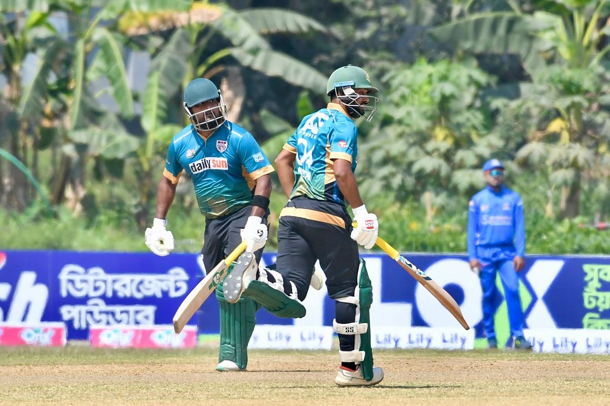 ধানমন্ডি স্পোর্টিংয়ের বড় ইনিংস খেলেছেন ইয়াসির আলী।