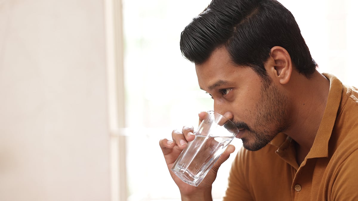 সারা দিনের পানির চাহিদা মেটানোর কথা ভেবে, শেষ রাতে অনেকেই পানি খাওয়ার পরিমাণ বাড়িয়ে দেন।