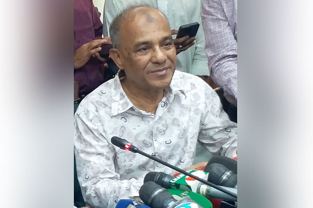 সচিবালয়ে আইন মন্ত্রণালয়ে আজ রোববার আয়োজিত এক সংবাদ ব্রিফিংয়ে স্বরাষ্ট্র উপদেষ্টা লেফটেন্যান্ট জেনারেল (অব.) মো. জাহাঙ্গীর আলম চৌধুরী এ কথা বলেন