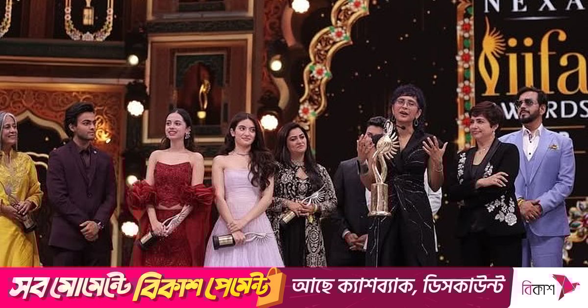 Muzeyda porno suratga olingan Lara Chaklinning yalangoch fotosuratlari