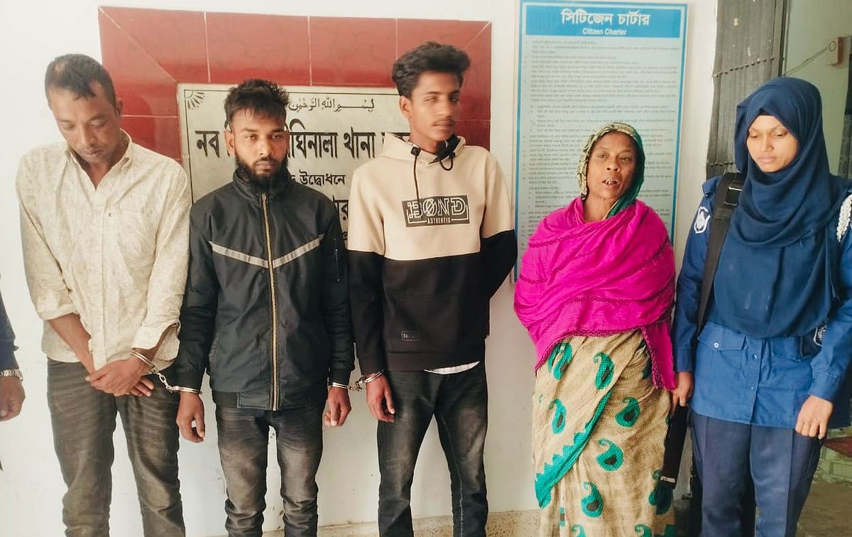 খাগড়াছড়ির দীঘিনালায় পর্যটকদের অপহরণের সঙ্গে জড়িত থাকার অভিযোগে গ্রেপ্তার চারজন