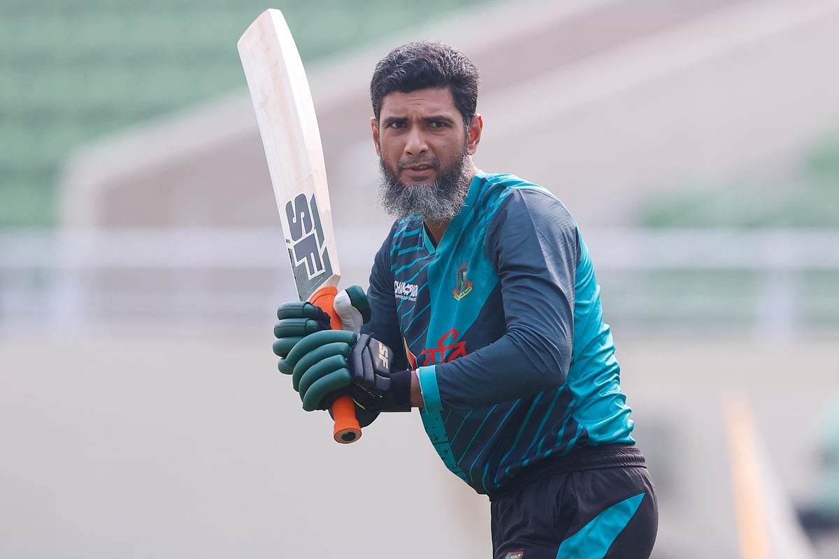 কেন্দ্রীয় চুক্তি থেকে নিজের নাম সরিয়ে নিয়েছেন মাহমুদউল্লাহ