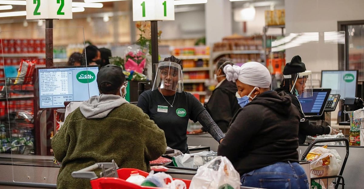মার্কিন অর্থনীতির অন্যতম চালিকা শক্তি দেশটির ভোক্তারা। ভোক্তা ব্যয় হ্রাস পেলে অর্থনীতিতে তার নেতিবাচক প্রভাব পড়ে