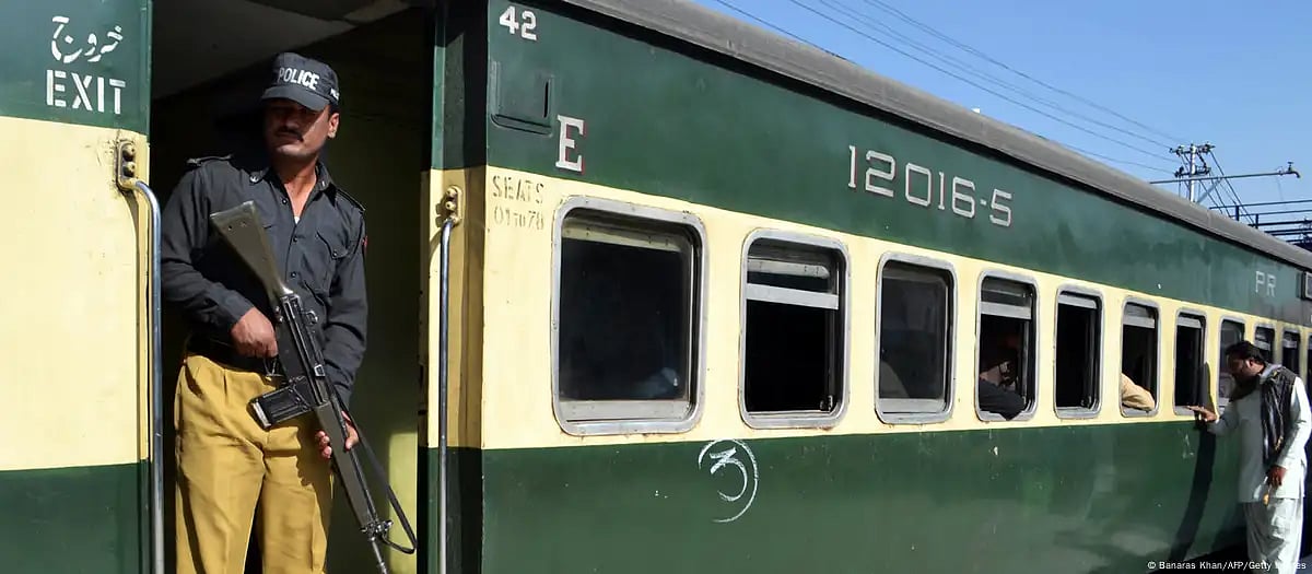 পাকিস্তানের একটি ট্রেন