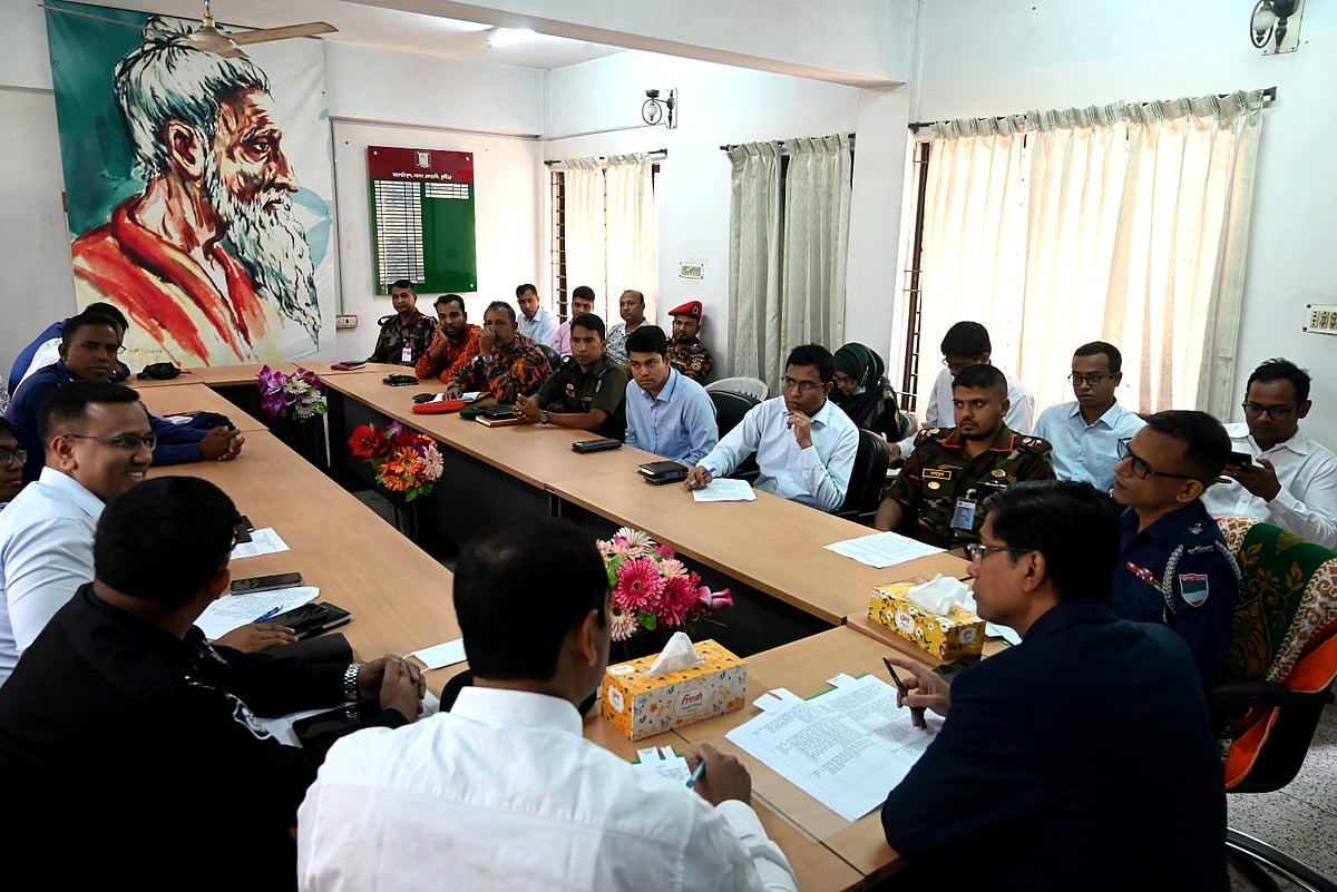 কুষ্টিয়ায় কাল থেকে শুরু হচ্ছে লালন স্মরণোৎসব। এ উপলক্ষে বুধবার আখড়াবাড়িতে কোর কমিটির সভা হয়