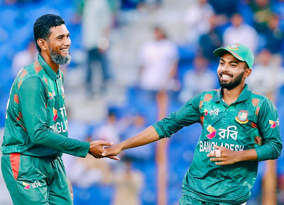 জাতীয় দলের জার্সিতে মাহমুদউল্লাহর সঙ্গে তাওহিদ হৃদয়।