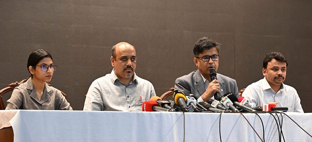 প্রধান উপদেষ্টার প্রেস সচিব শফিকুল আলম সমসাময়িক বিষয় নিয়ে সাংবাদিকদের ব্রিফ করেন। আজ বুধবার ঢাকার ফরেন সার্ভিস একাডেমিতে