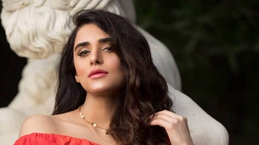 Jinsiy aloqa uchun Volodimir Volinskiy bilan tanishish Gozal musulmon ayol Mia pornokastingda ishtirok etish uchun keldi.