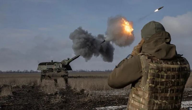 Ukraina qizining eshagida