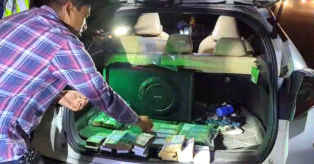 নাটোরের সিংড়ায় গাড়ি তল্লাশির সময় গাইবান্ধার এলজিইডি নির্বাহী প্রকৌশলী ছাবিউল ইসলামের গাড়ি থেকে প্রায় ৩৭ লাখ টাকা উদ্ধার করে পুলিশ। গতকাল রাতে নাটোর-বগুড়া মহাসড়কের সদরের চলনবিল গেট এলাকায়