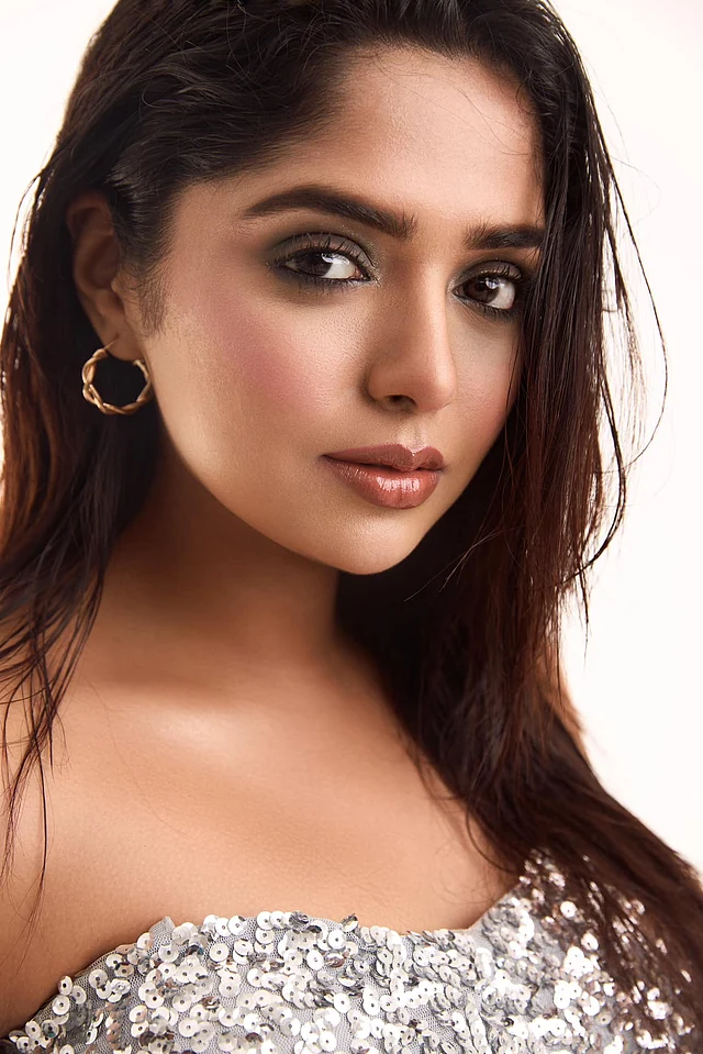 Yetuk xotin tomonidan yashirincha suratga olingan