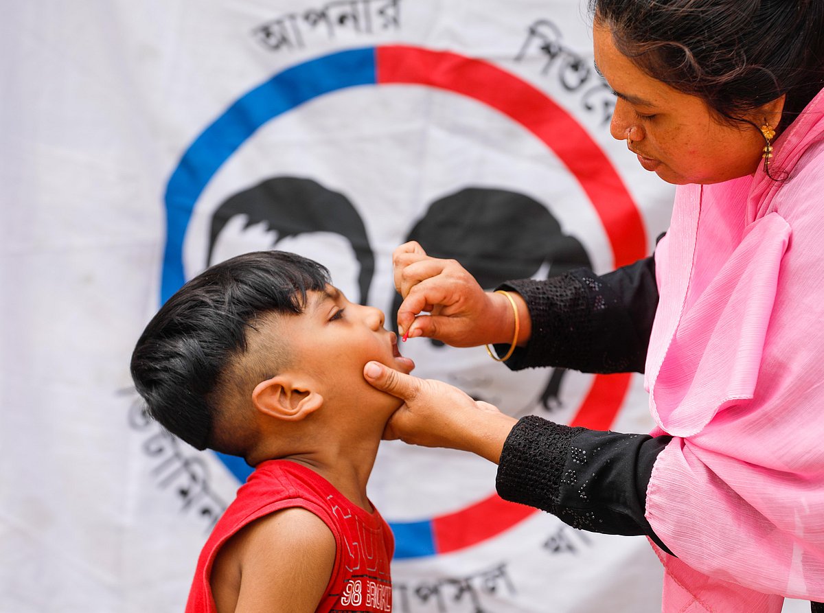 শিশুদের টিকাদানে ঘাটতি পূরণে অবিলম্বে পদক্ষেপ গ্রহণের আহ্বান জানানো হয়েছে