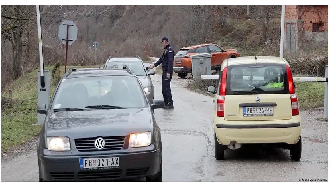 সাসটাভসির একাংশকে বসনিয়ায় সার্বিয়ার এক্সক্লেভ হিসেবে বিবেচনা করা হয়, অন্য অংশকে সেই এক্সক্লেভে বসনিয়ার এনক্লেভ বিবেচনা করা হয়