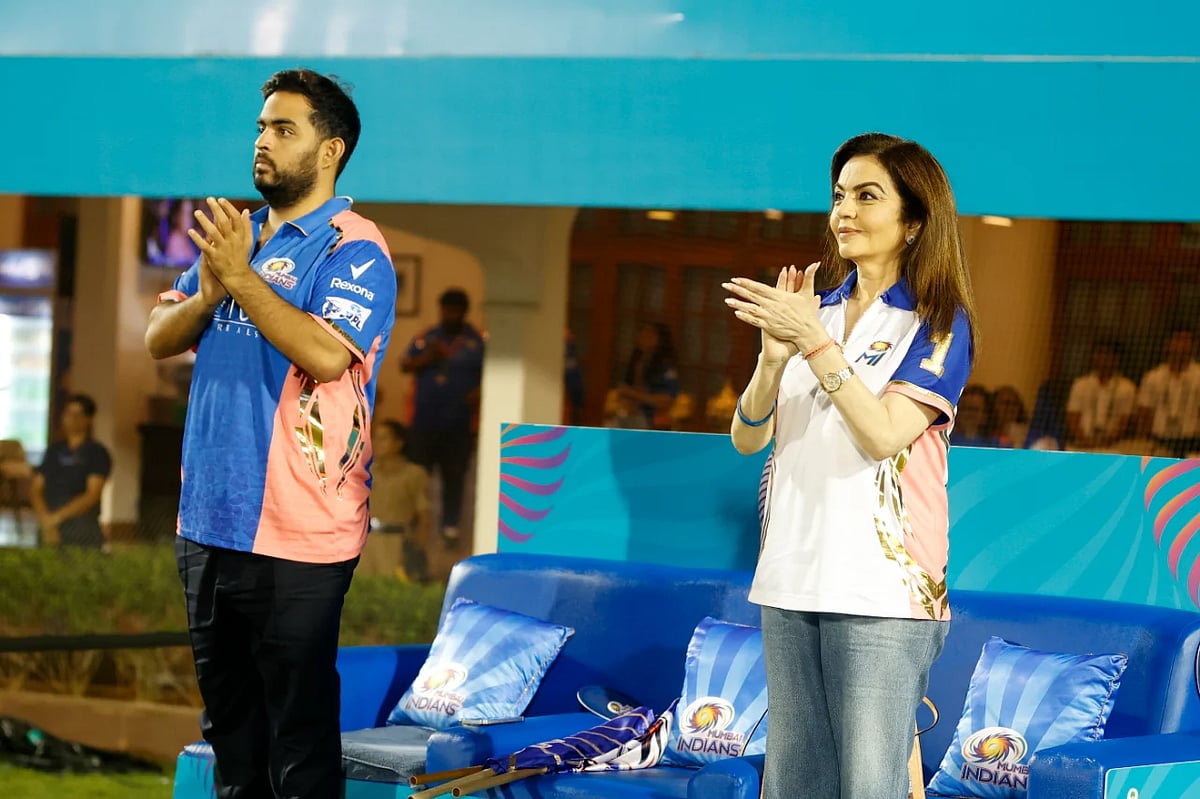 নিতা আম্বানি ও আকাশ আম্বানি