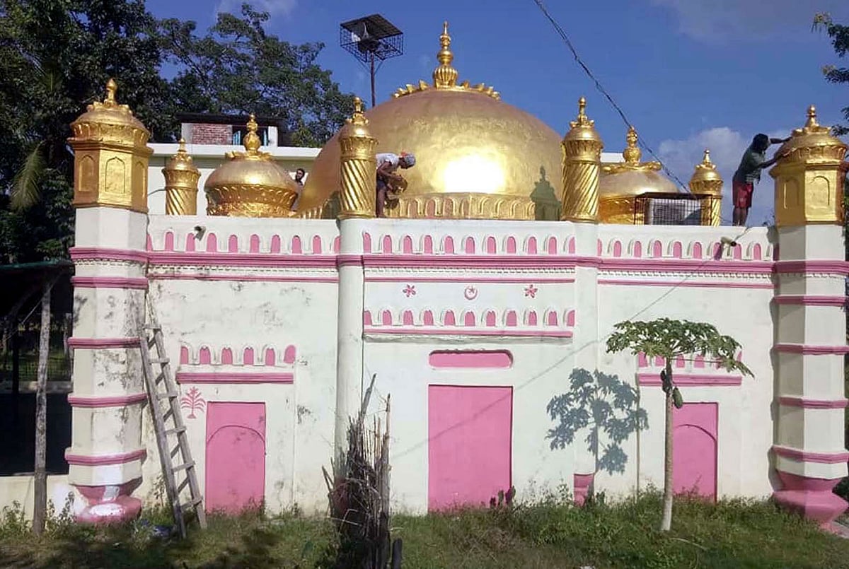 কক্সবাজারের গায়েবি মসজিদ