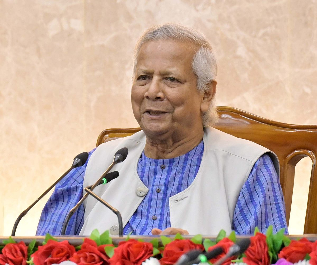 তেজগাঁও প্রধান উপদেষ্টার কার্যালয়ে পুলিশ কর্মকর্তার সঙ্গে বৈঠকে প্রধান উপদেষ্টা অধ্যাপক মুহাম্মদ ইউনূস