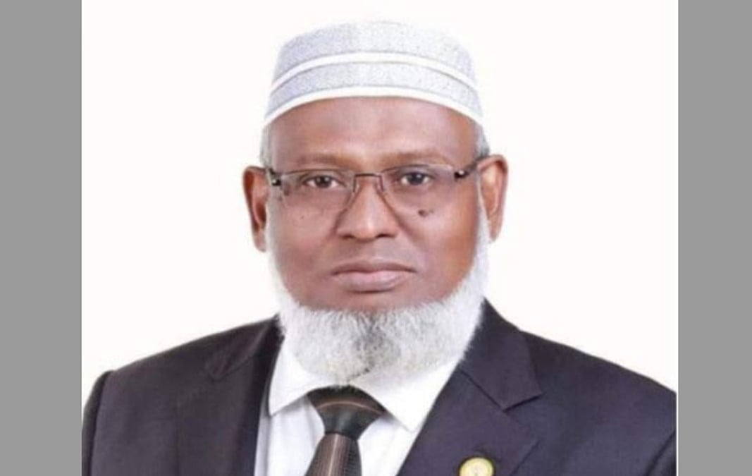 Yigit kelib spermani yalab oldi Yigit kelib spermani yalab oldi