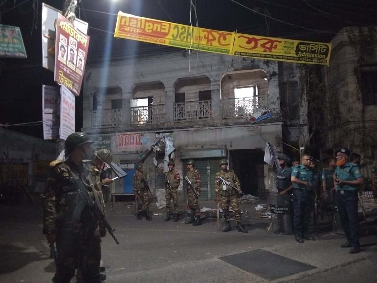 খুলনা নগরের শান্তিধাম মোড়ে অবস্থিত পঞ্চবীথি ক্লাব দখল করে কার্যালয় বানিয়েছিল গণ অধিকার পরিষদ। গতকাল মঙ্গলবার রাতে সেই কার্যালয় দখলমুক্ত করা হয়েছে