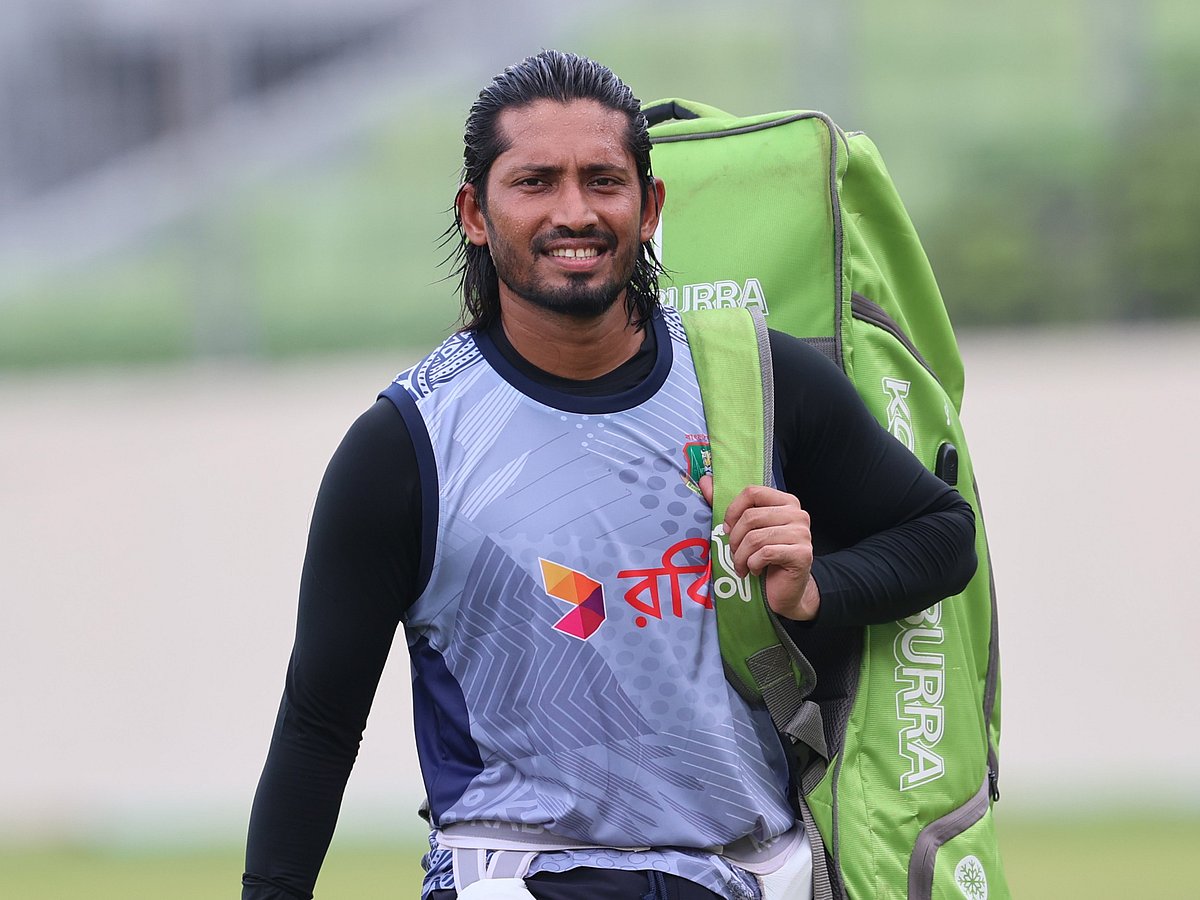 স্বীকৃত ক্রিকেটে বাংলাদেশের ব্যাটসম্যানদের মধ্যে সবচেয়ে বেশি সেঞ্চুরি এনামুল হকের